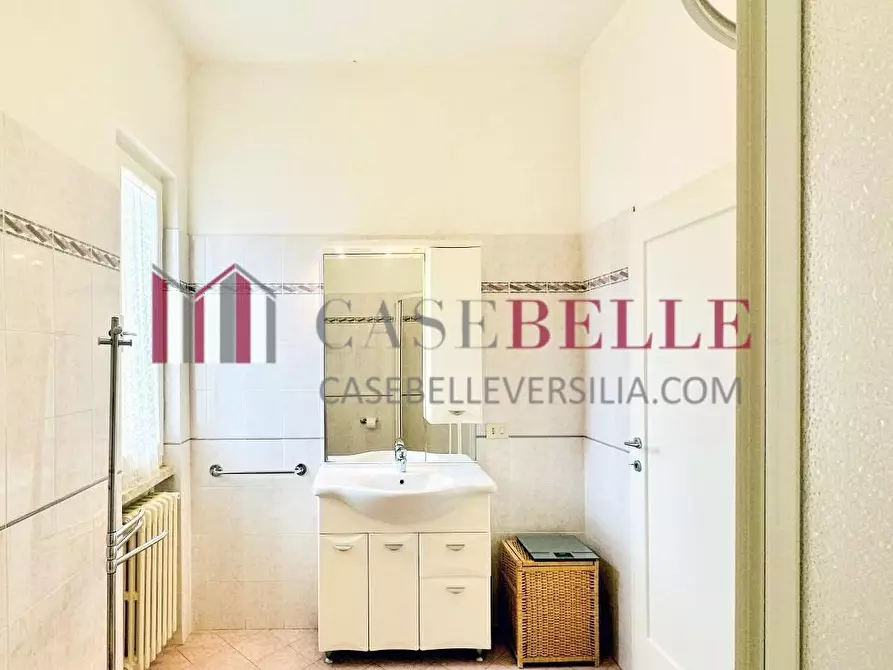 Immagine 60 di Casa indipendente in affitto  a Forte Dei Marmi