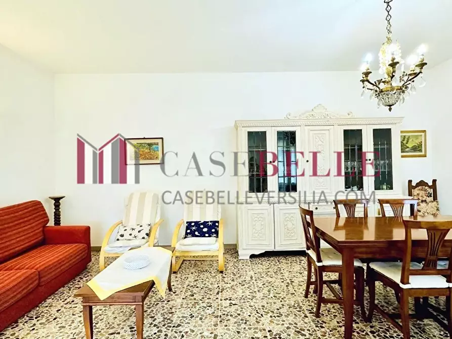 Immagine 44 di Casa indipendente in affitto  a Forte Dei Marmi