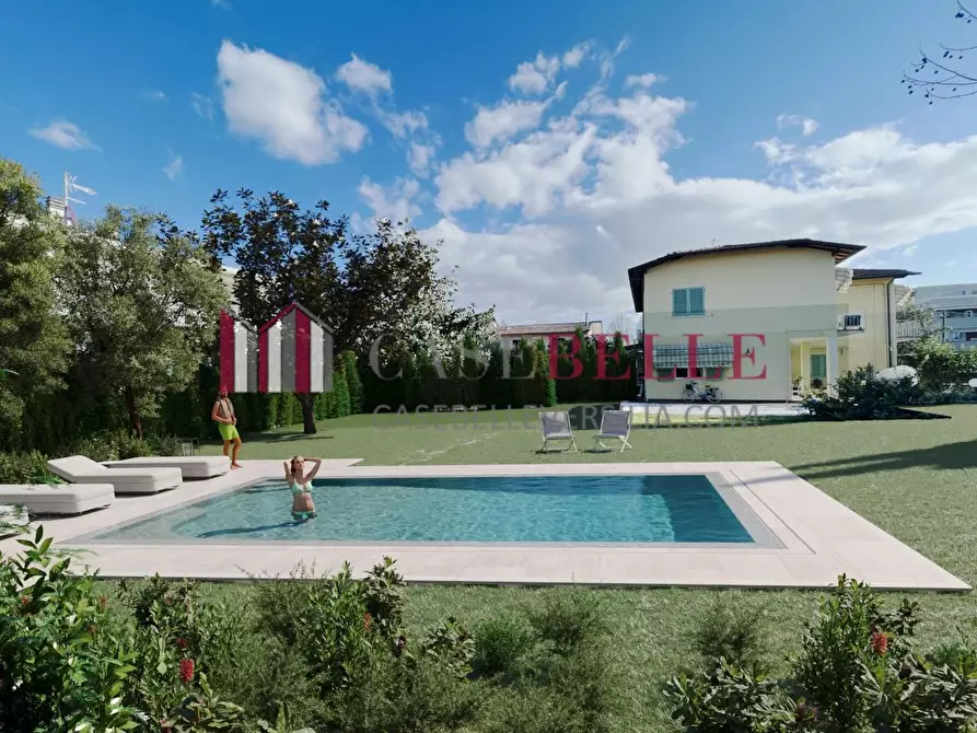 Immagine 2 di Casa indipendente in affitto  a Forte Dei Marmi