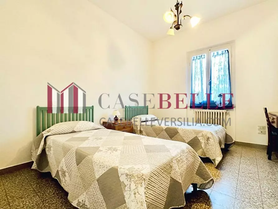 Immagine 52 di Casa indipendente in affitto  a Forte Dei Marmi