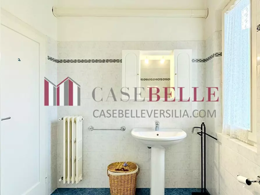 Immagine 57 di Casa indipendente in affitto  a Forte Dei Marmi