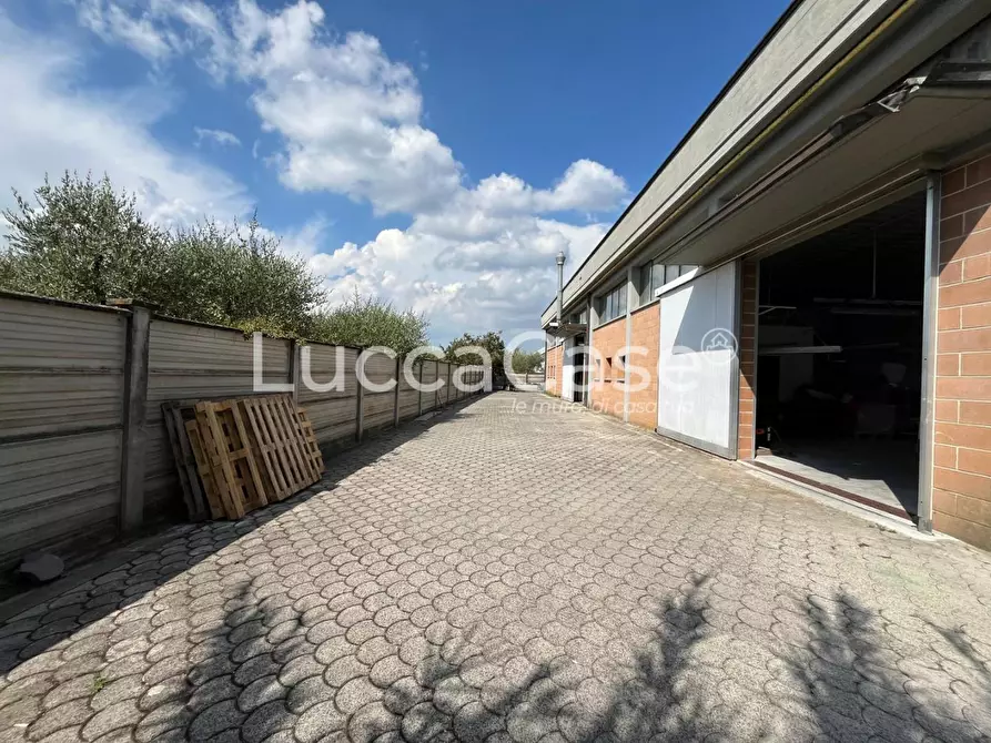 Immagine 1 di Attività artigianale in vendita  a Altopascio