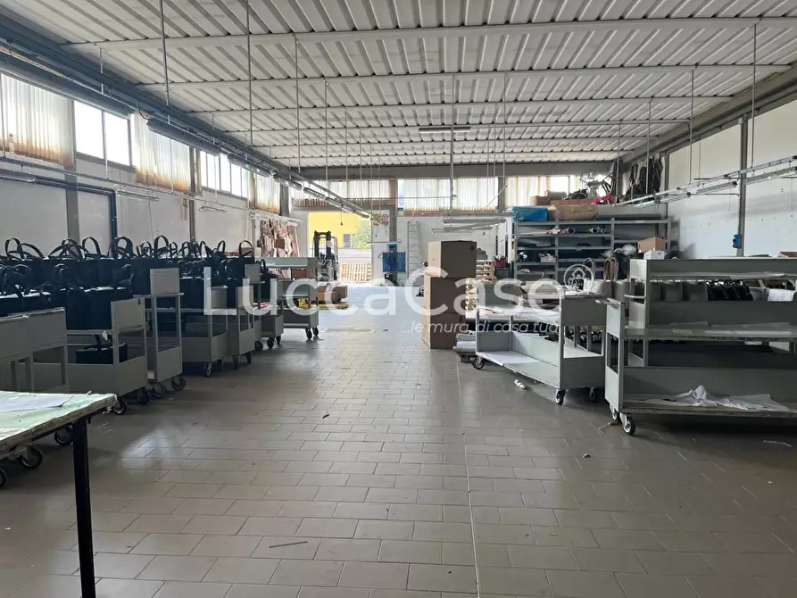 Immagine 2 di Attività artigianale in vendita  a Altopascio