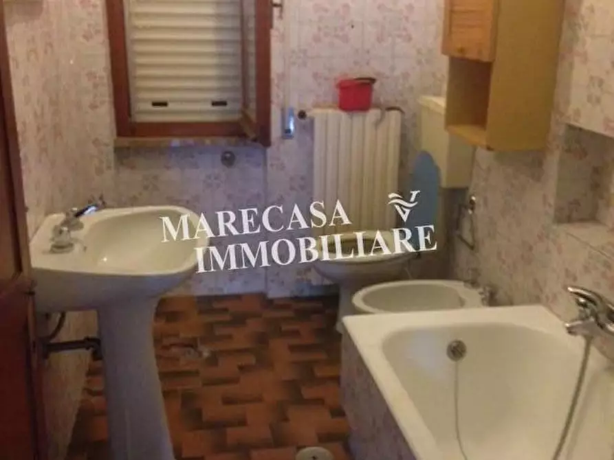 Immagine 14 di Villa in vendita  a Ortonovo