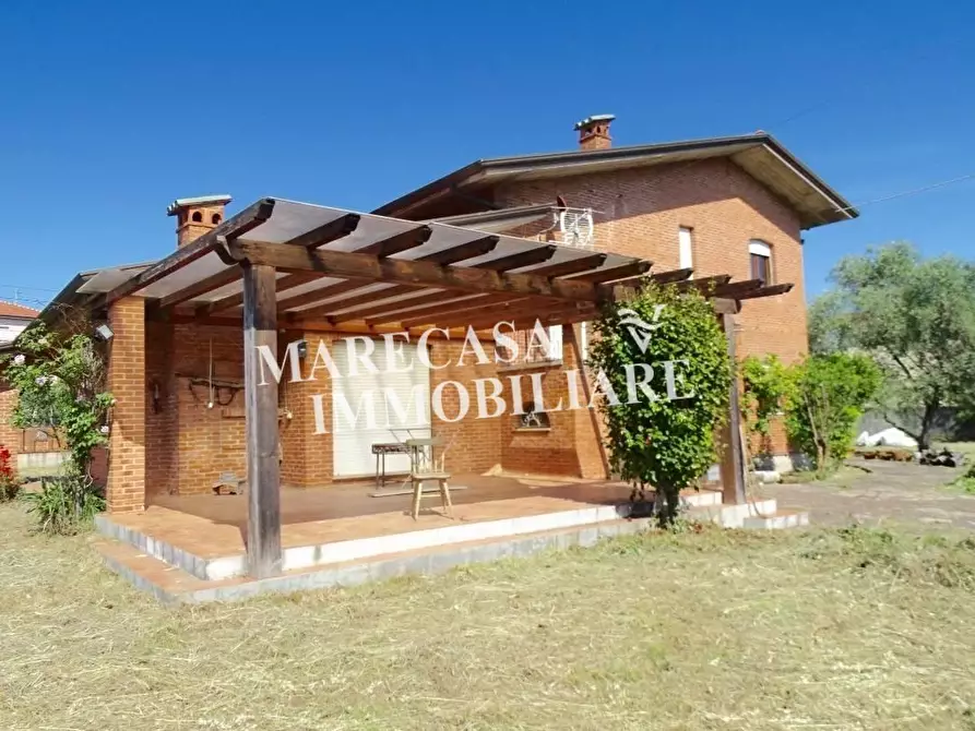 Immagine 4 di Villa in vendita  a Ortonovo