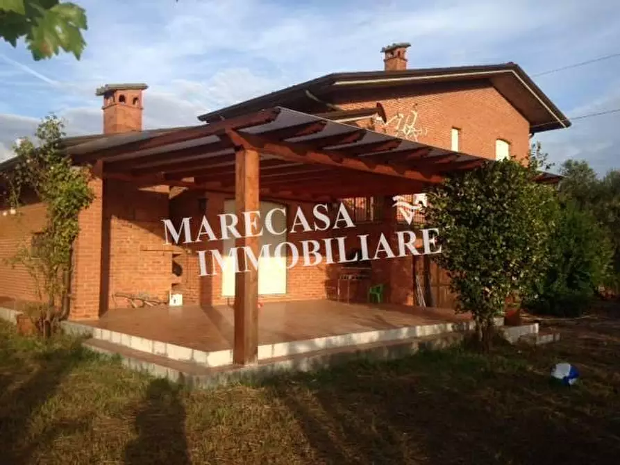Immagine 3 di Villa in vendita  a Ortonovo