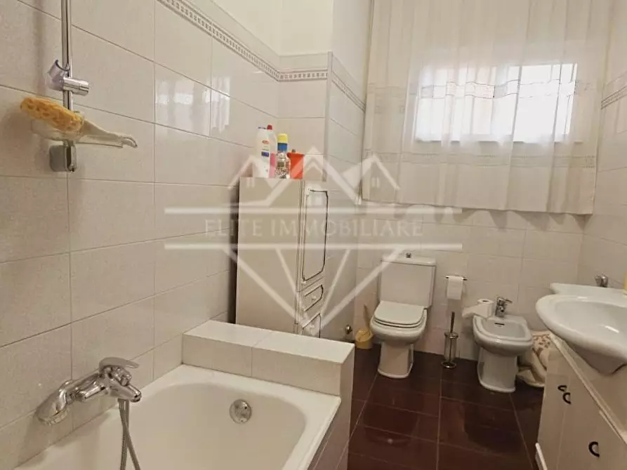 Immagine 12 di Appartamento in vendita  a Carrara