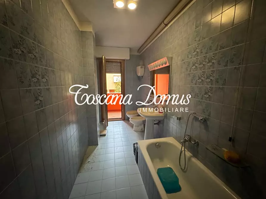 Immagine 11 di Appartamento in vendita  a Siena