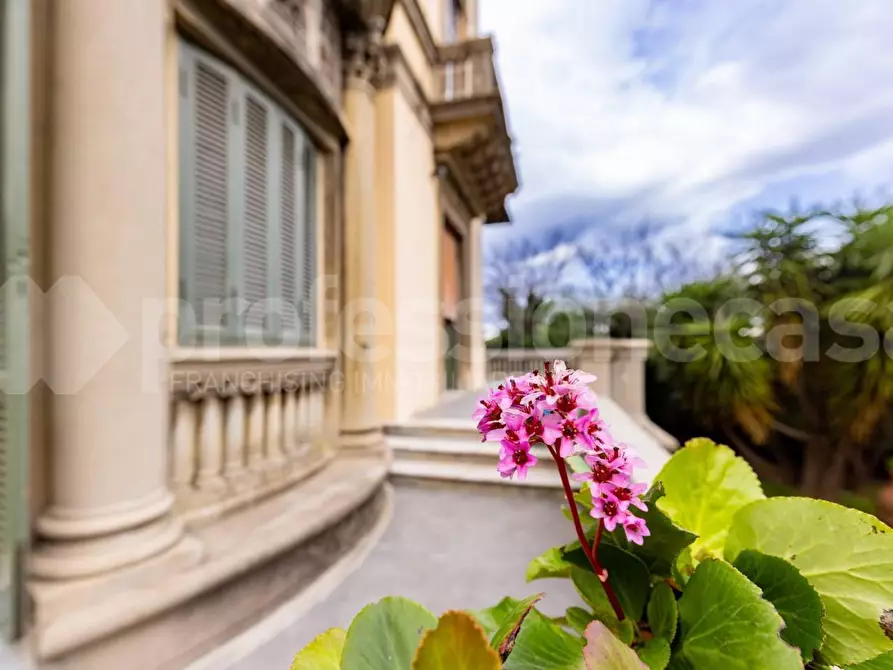 Immagine 27 di Villa in vendita  a Pisa