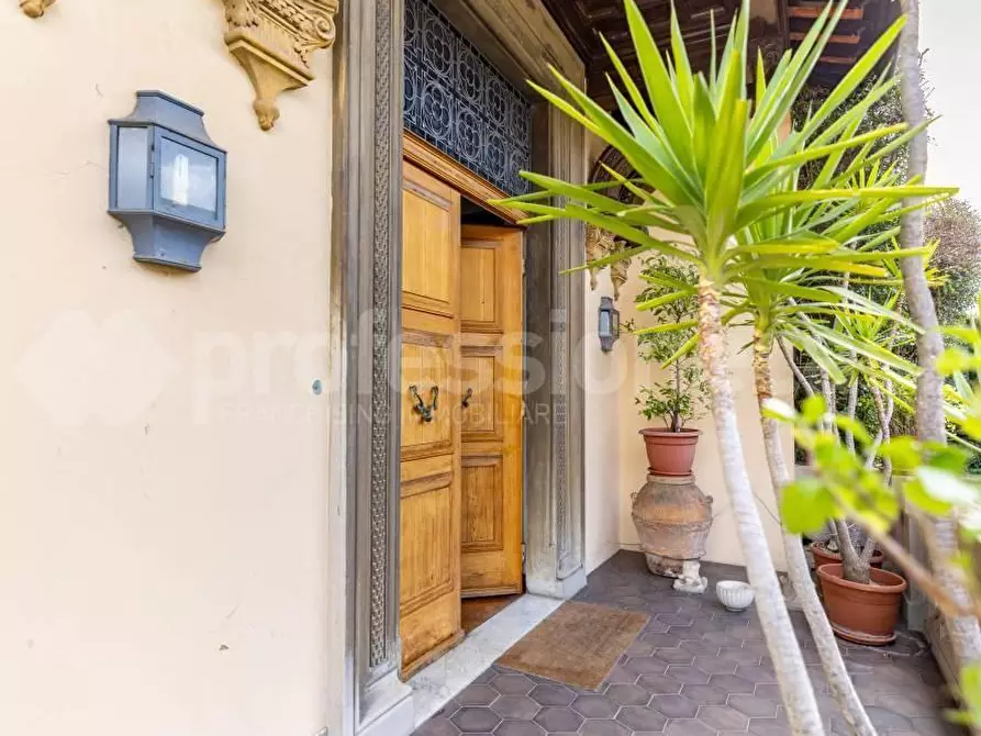 Immagine 12 di Villa in vendita  a Pisa