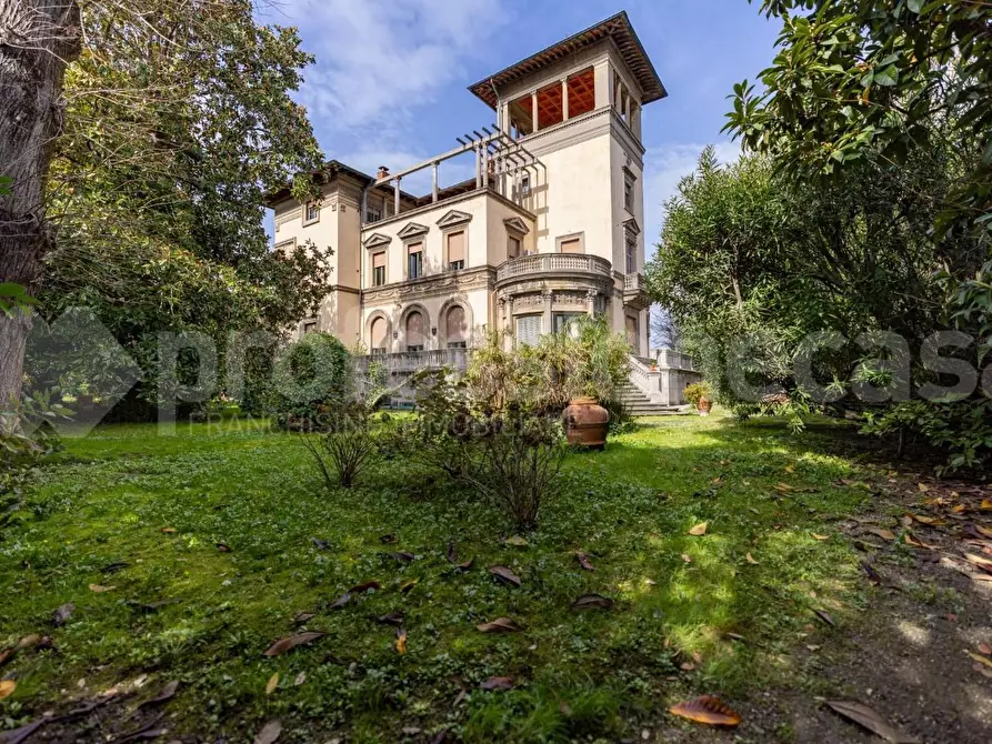 Immagine 9 di Villa in vendita  a Pisa