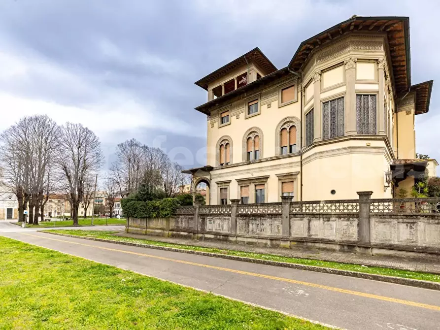 Immagine 8 di Villa in vendita  a Pisa