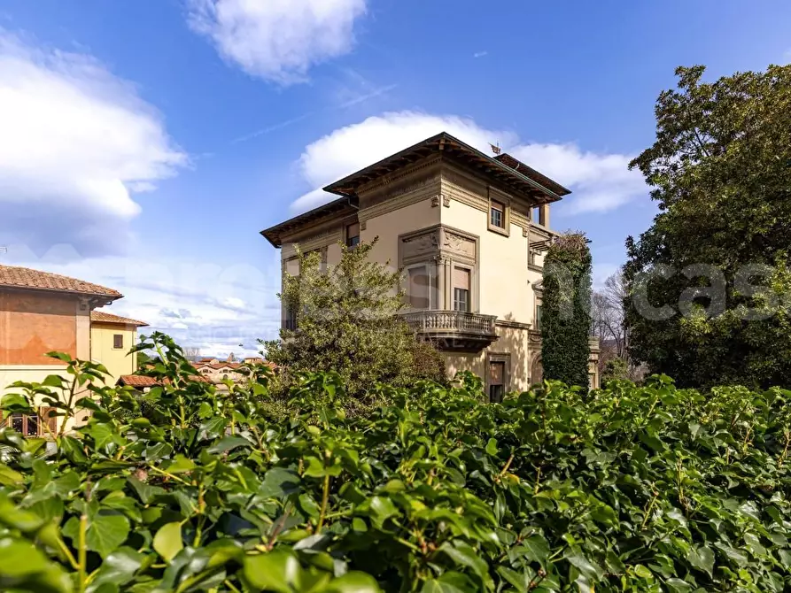 Immagine 5 di Villa in vendita  a Pisa