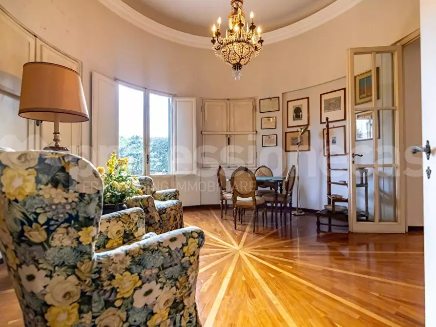 Immagine 17 di Villa in vendita  a Pisa