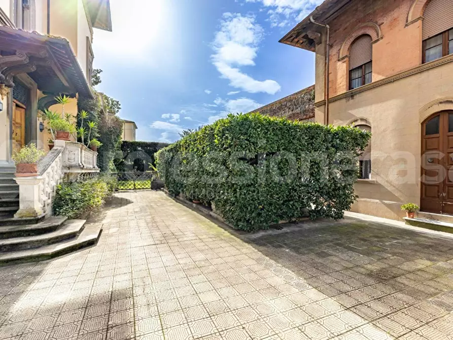 Immagine 3 di Villa in vendita  a Pisa