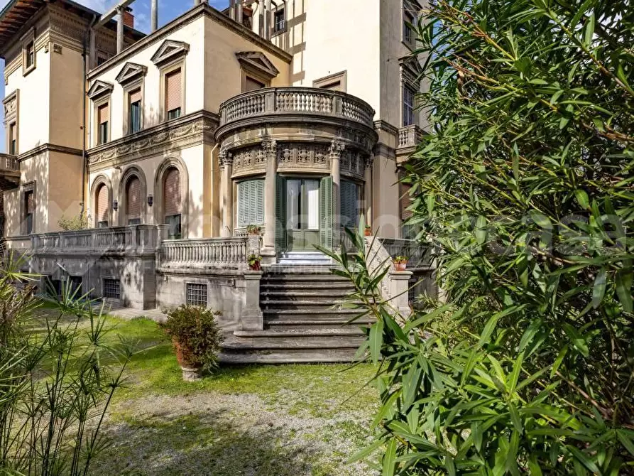 Immagine 7 di Villa in vendita  a Pisa