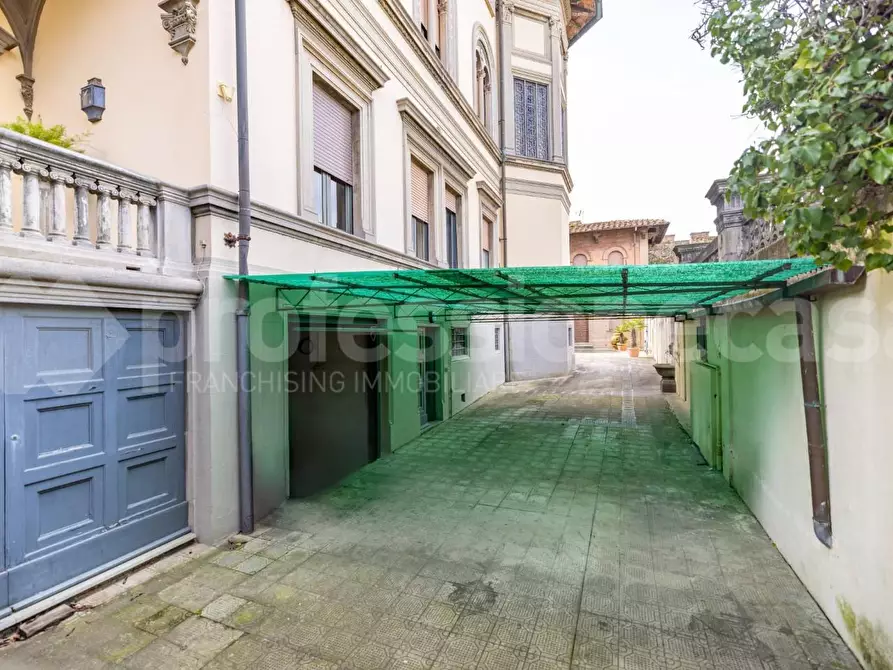 Immagine 43 di Villa in vendita  a Pisa