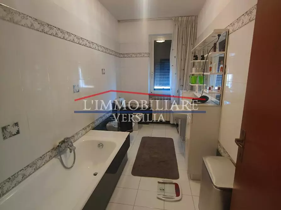 Immagine 30 di Appartamento in vendita  a Massa