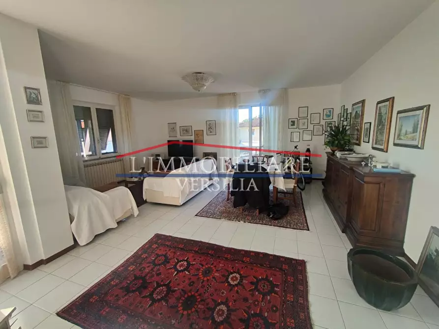 Immagine 2 di Appartamento in vendita  a Massa