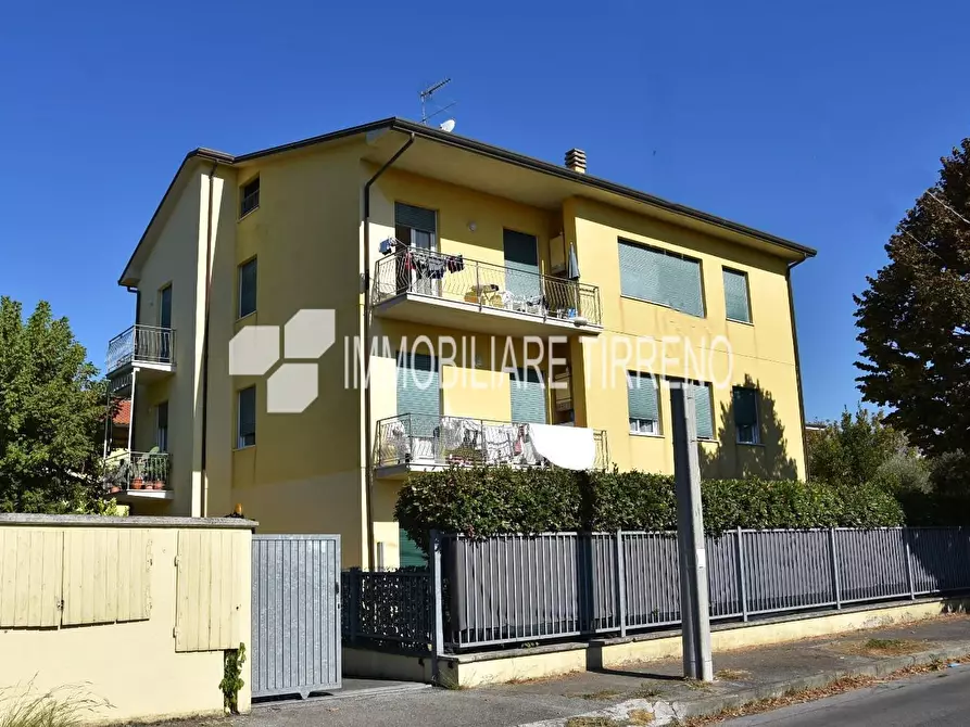 Immagine 1 di Appartamento in vendita  a Massa