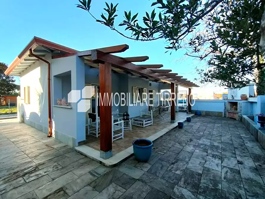 Immagine 18 di Casa indipendente in vendita  a Massa