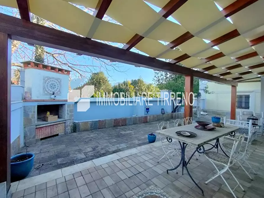 Immagine 4 di Casa indipendente in vendita  a Massa