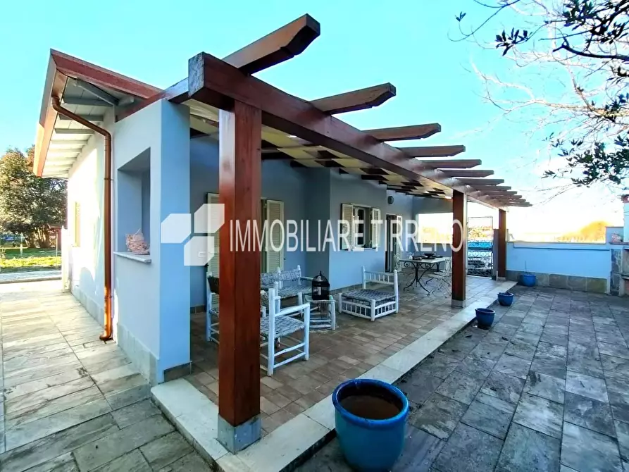 Immagine 2 di Casa indipendente in vendita  a Massa