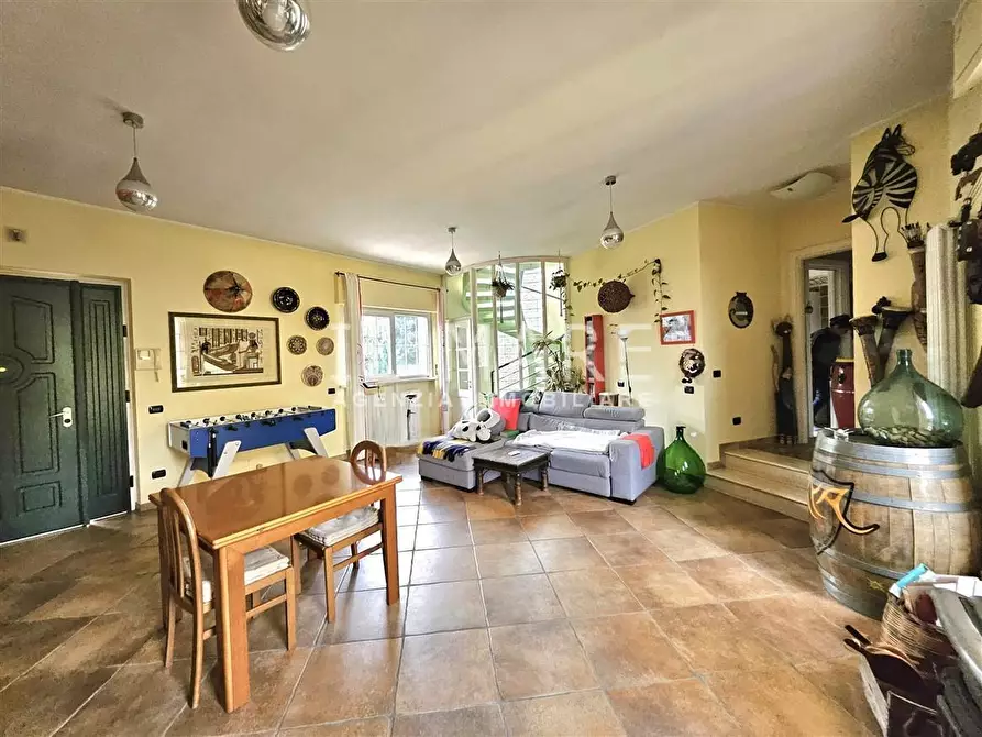 Immagine 11 di Villa in vendita  a Montignoso