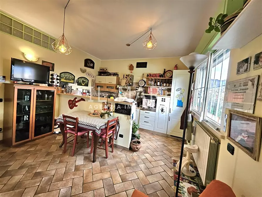 Immagine 13 di Villa in vendita  a Montignoso