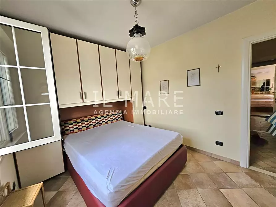 Immagine 22 di Villa in vendita  a Montignoso