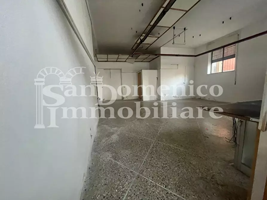 Immagine 6 di Locale commerciale in affitto  a Cascina