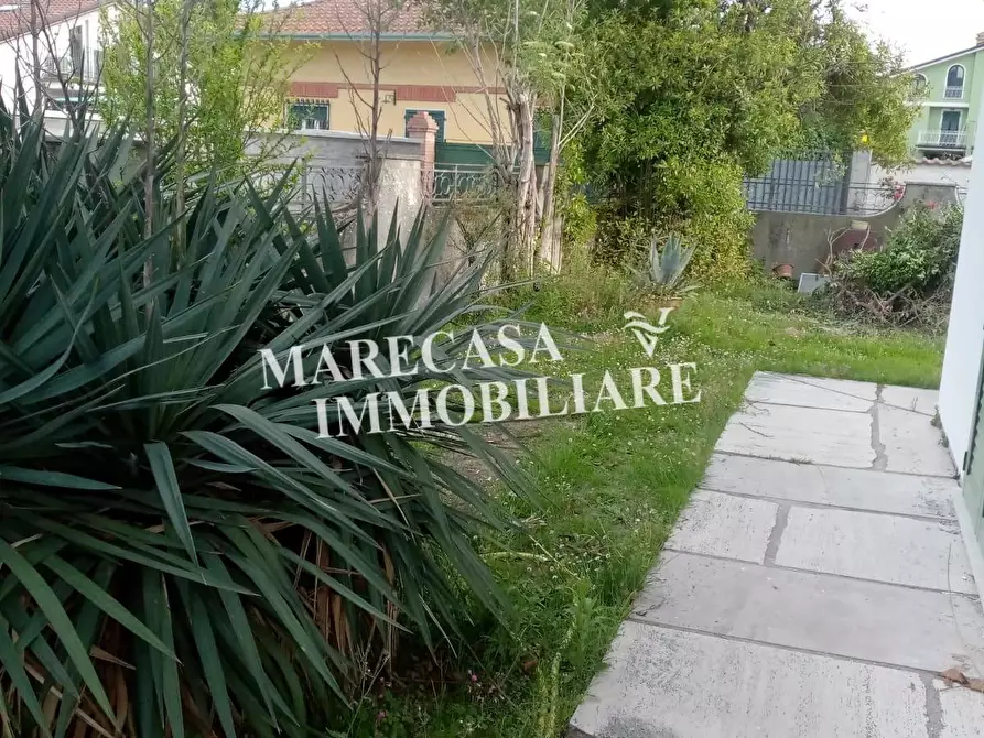 Immagine 19 di Casa indipendente in vendita  a Carrara