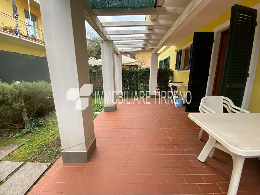 Immagine 18 di Villetta a schiera in affitto  a Massa