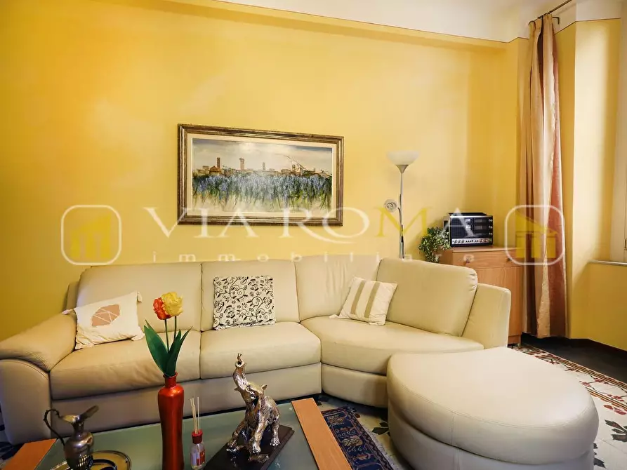 Immagine 5 di Appartamento in vendita  a Lucca