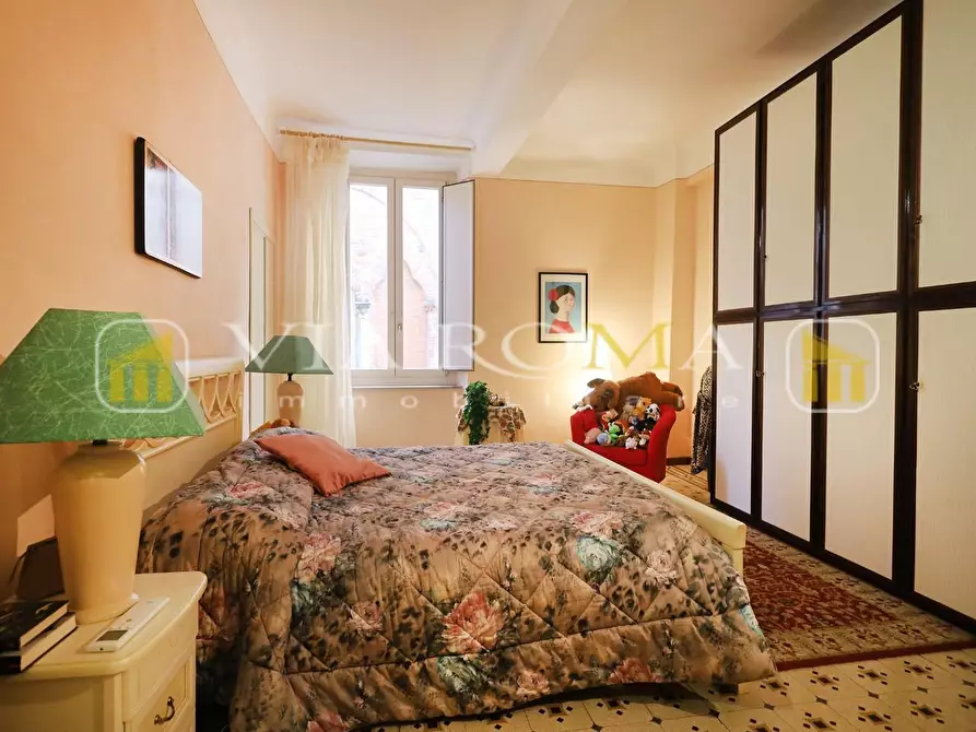 Immagine 14 di Appartamento in vendita  a Lucca