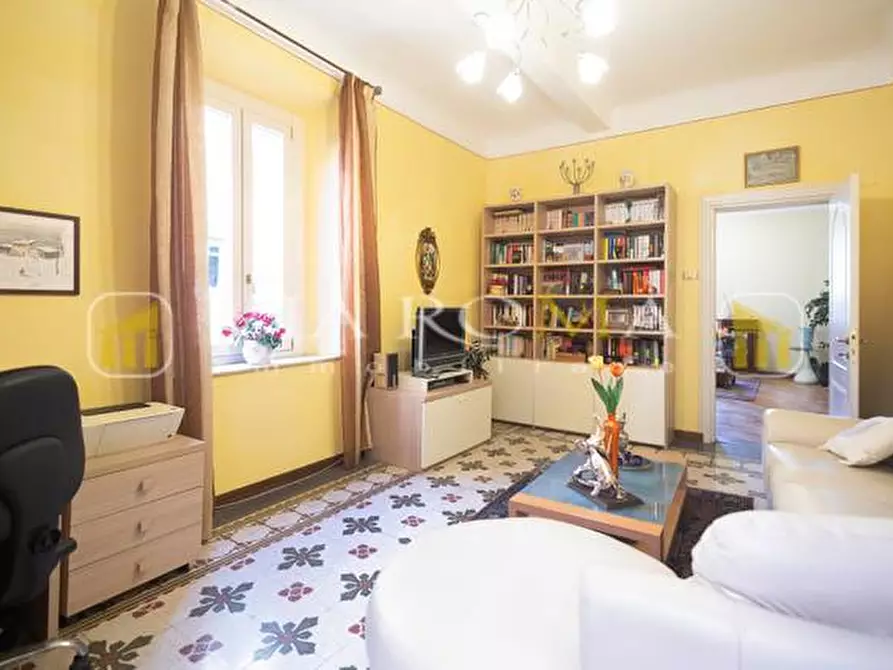 Immagine 1 di Appartamento in vendita  a Lucca