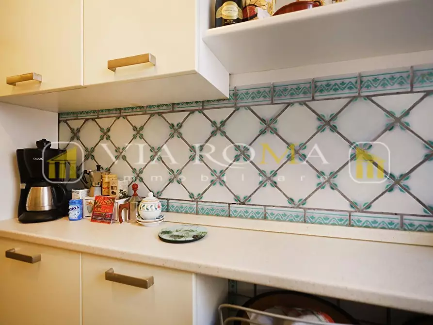 Immagine 12 di Appartamento in vendita  a Lucca