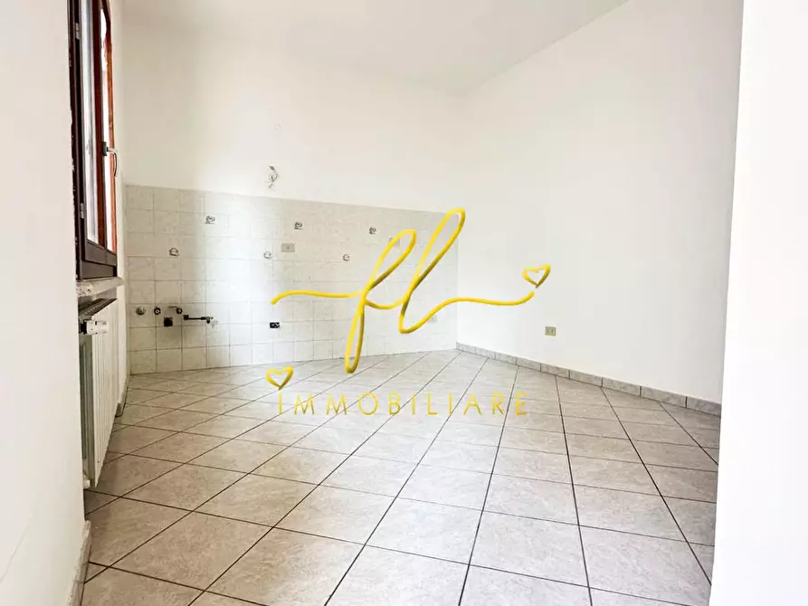 Immagine 3 di Appartamento in vendita  a Cecina