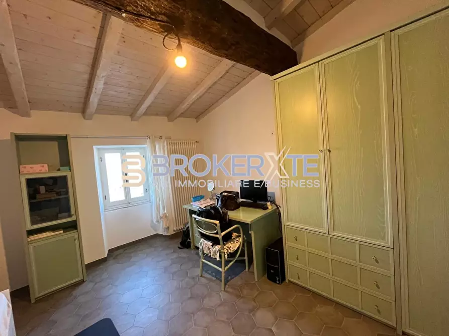 Immagine 12 di Appartamento in vendita  a Ortonovo
