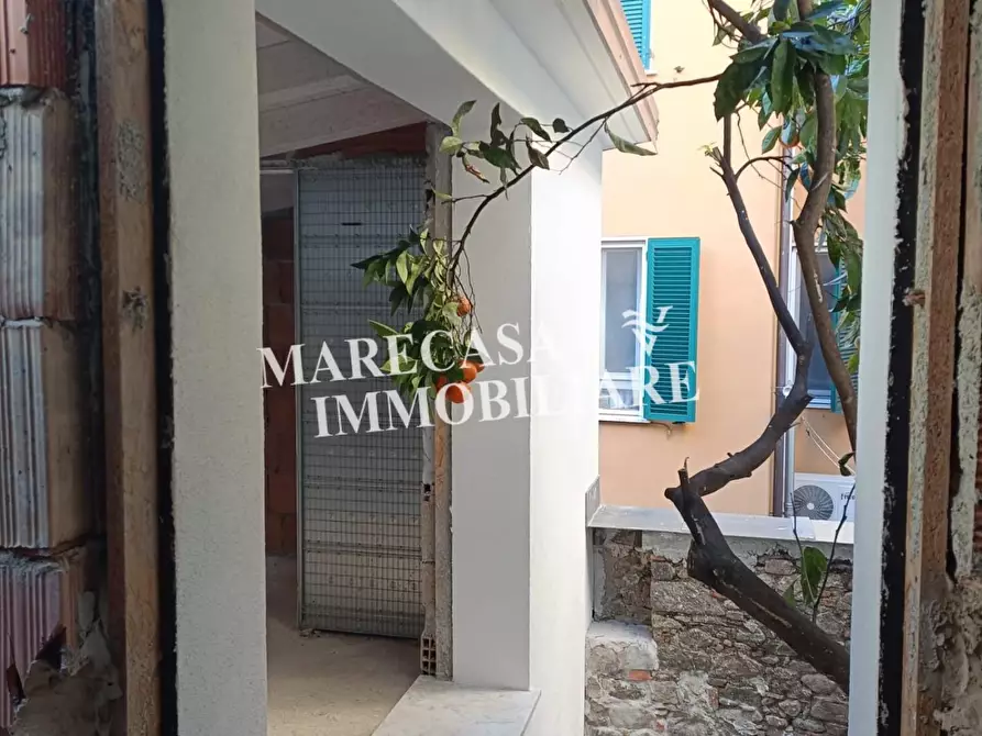 Immagine 5 di Terratetto in vendita  a Sarzana