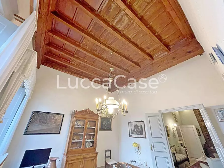 Immagine 24 di Appartamento in vendita  a Lucca