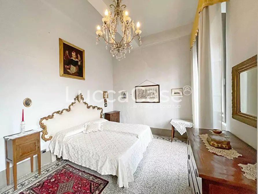 Immagine 29 di Appartamento in vendita  a Lucca