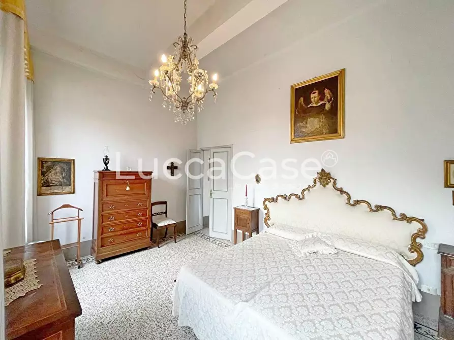 Immagine 28 di Appartamento in vendita  a Lucca