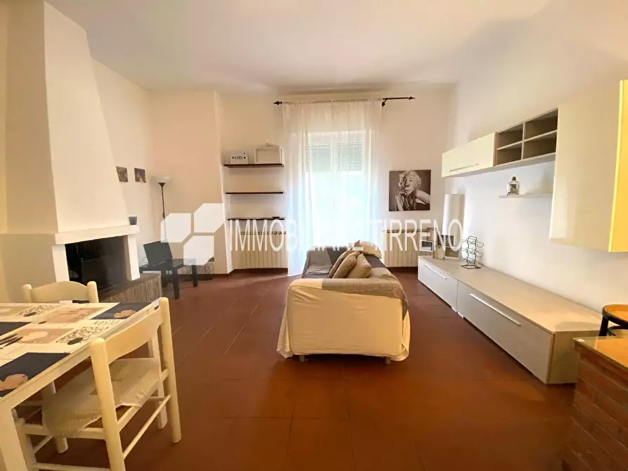 Immagine 3 di Appartamento in vendita  a Massa