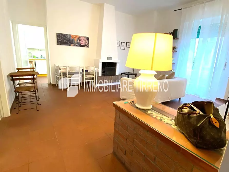 Immagine 14 di Appartamento in vendita  a Massa