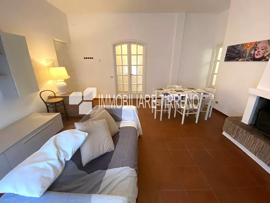 Immagine 2 di Appartamento in vendita  a Massa