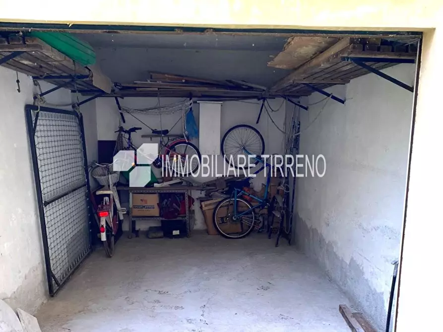 Immagine 11 di Appartamento in vendita  a Massa