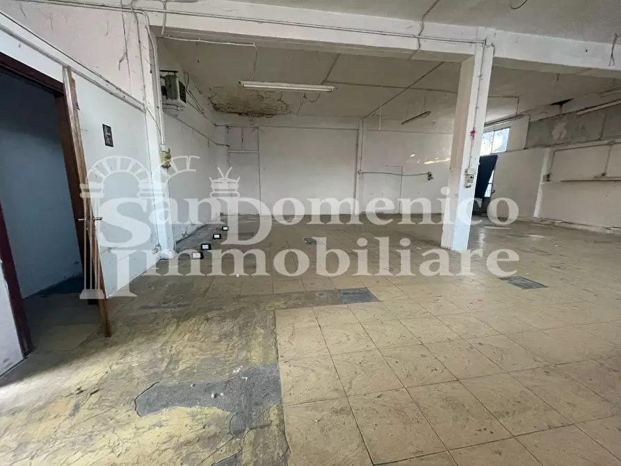 Immagine 3 di Locale commerciale in vendita  a Cascina