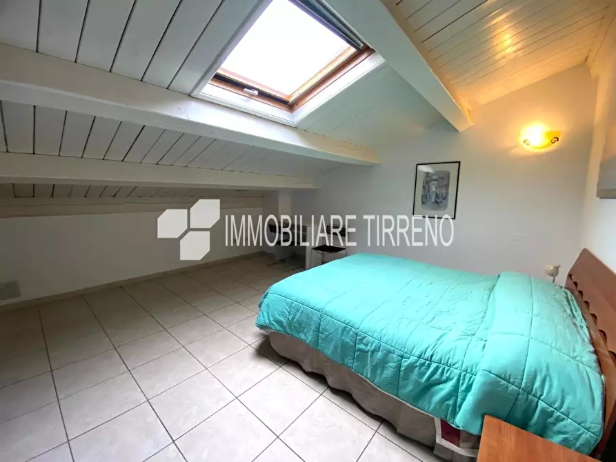 Immagine 10 di Mansarda in vendita  a Massa