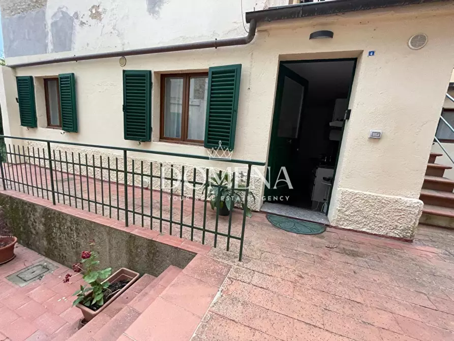 Immagine 26 di Appartamento in vendita  a Siena